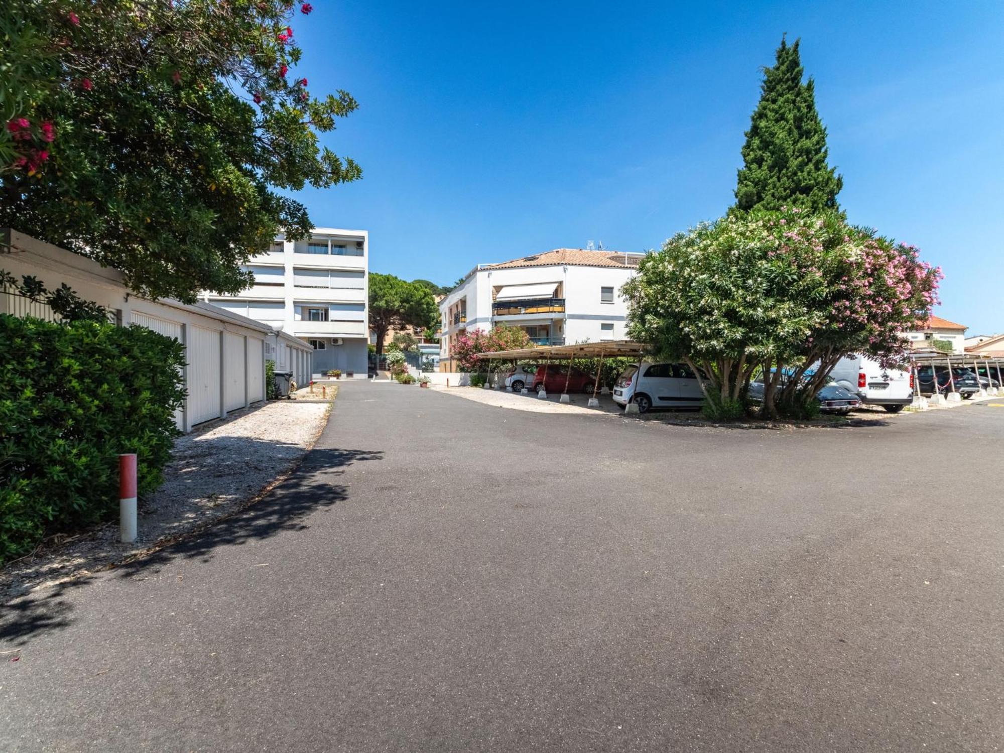 Apartment Les Roses Lauriers Le Lavandou Extérieur photo